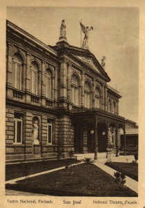 Imagen 1 Fachada del Teatro Nacional en el año 1922. Álbum de Manuel Gómez Miralles.